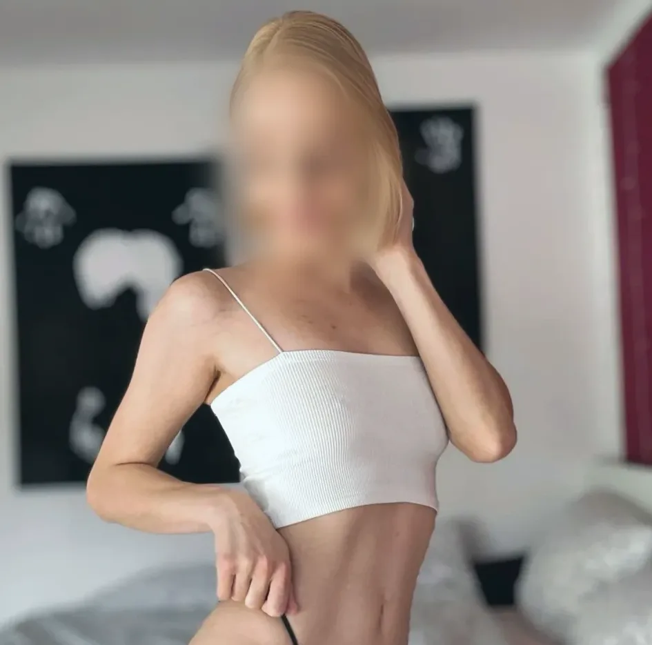 Aisha, 30