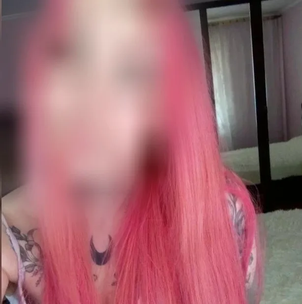 Amira, 37