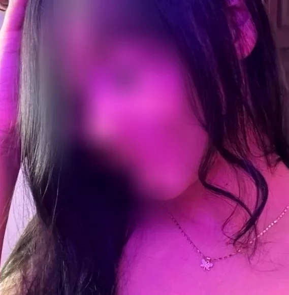 Evie, 19