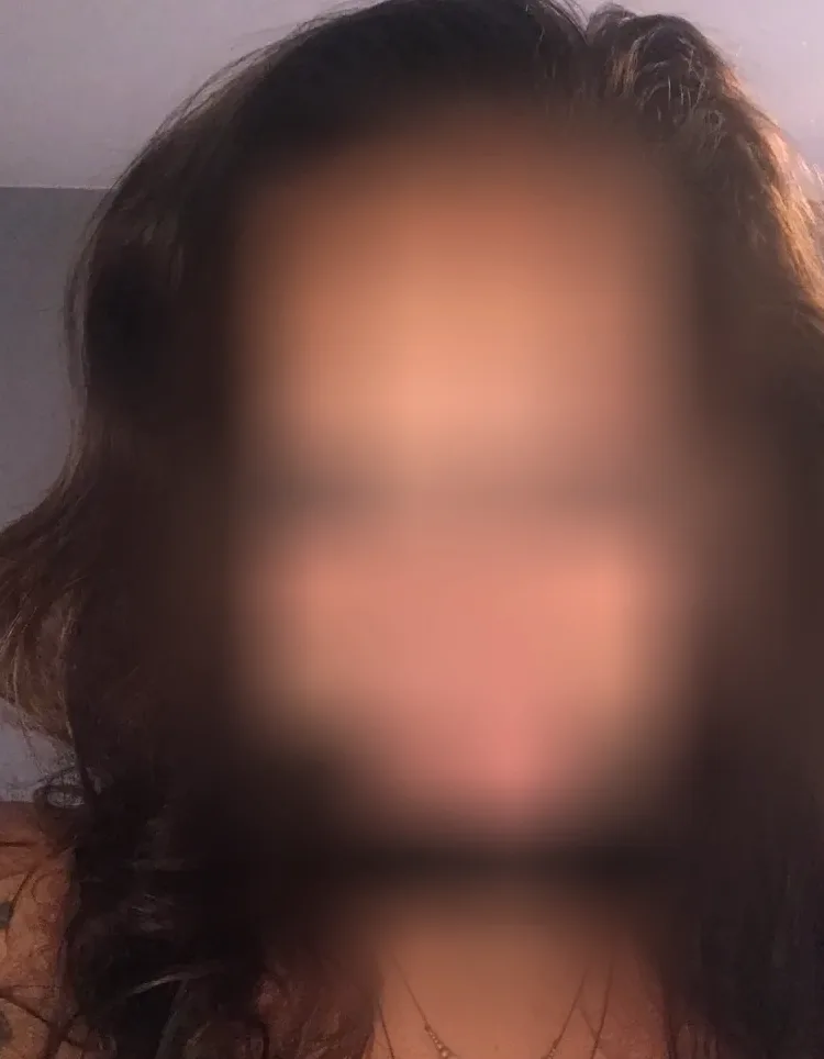 Holly, 37