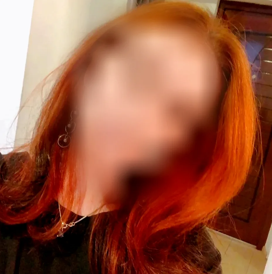 Julia, 35