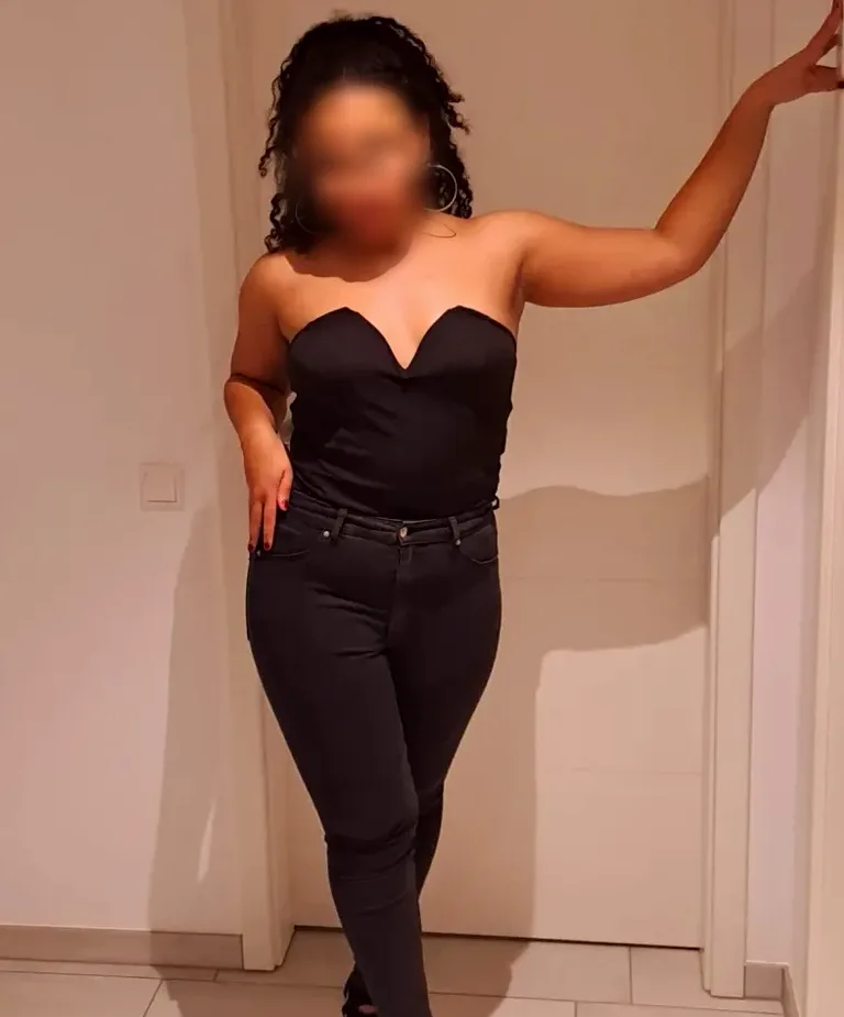 Mehak, 27