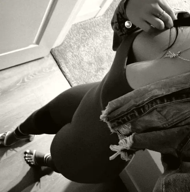 Sarah, 25